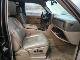 2006 Chevrolet Suburban Z71 with VIN 3GNFK16Z16G133085, listed as a Copart auction lot 80143244 with 0 mi miles and Salvage Title. Bid and sale history available at carsss.com. Image 7.