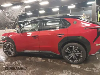 2023 Toyota bZ4X XLE z VIN JTMABACA5PA035498, wystawiony jako IAAI lot #41386031 z przebiegiem 18 529 mil mil oraz . Historia ofert i sprzedaży dostępna na DreamBid. Obrazek 15.