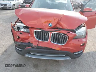2013 BMW X1 xDrive28i z VIN WBAVL1C52DVR88401, wystawiony jako IAAI lot #42027278 z przebiegiem 123 115 mil mil oraz . Historia ofert i sprzedaży dostępna na DreamBid. Obrazek 6.