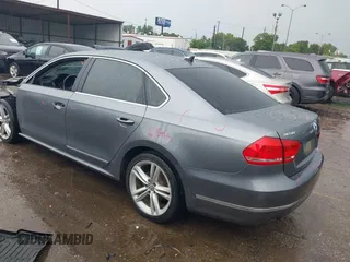 2015 Volkswagen Passat SEL Premium z VIN 1VWCV7A39FC076059, wystawiony jako IAAI lot #42067109 z przebiegiem 161 850 mil mil oraz . Historia ofert i sprzedaży dostępna na DreamBid. Obrazek 3.