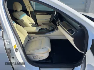 2019 Genesis G90 z VIN KMTF54JH1KU054539, wystawiony jako Copart lot #53653765 z przebiegiem 27 024 mil mil oraz Nie do naprawy. Historia ofert i sprzedaży dostępna na DreamBid. Obrazek 7.