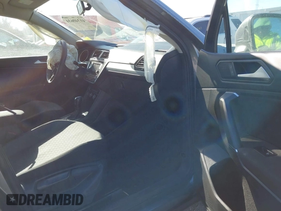 2020 Volkswagen Tiguan S with VIN 3VV1B7AX2LM133073, listed as a IAAI auction lot 41340634 with 70,342 mi miles and . Bid and sale history available at DreamBid. Image 5.