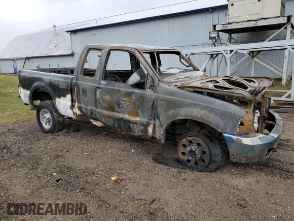 2005 Ford F-250 XL z VIN 1FTSX21P45EA19835, wystawiony jako Copart lot #50071325 z przebiegiem Nie podano mil oraz Czysty tytuł • Clean title. Historia ofert i sprzedaży dostępna na DreamBid. Obrazek 4.