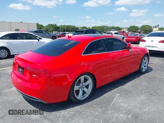 2016 Audi A5 Premium z VIN WAUD2AFR6GA011402, wystawiony jako IAAI lot #42229968 z przebiegiem 63 365 mil mil oraz . Historia ofert i sprzedaży dostępna na DreamBid. Obrazek 4.
