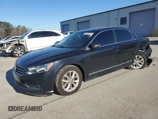 2017 Volkswagen Passat S z VIN 1VWAT7A35HC005604, wystawiony jako Copart lot #49499095 z przebiegiem 124 618 mil mil oraz Szkoda całkowita • Salvage title. Historia ofert i sprzedaży dostępna na DreamBid. Obrazek 1.