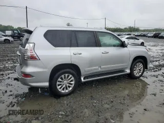 2015 Lexus GX 460 z VIN JTJBM7FX6F5104768, wystawiony jako Copart lot #56733945 z przebiegiem 88 373 mil mil oraz Szkody całkowita. Historia ofert i sprzedaży dostępna na DreamBid. Obrazek 3.