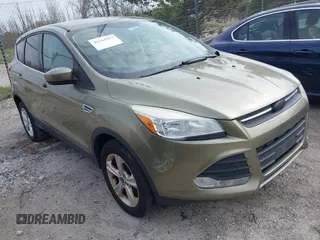 2013 Ford Escape SE with VIN 1FMCU9GX7DUC32369, listed as a IAAI auction lot 42144967 with 156,275 mi miles. Bid and sale history available at carsss.com. Image 1.