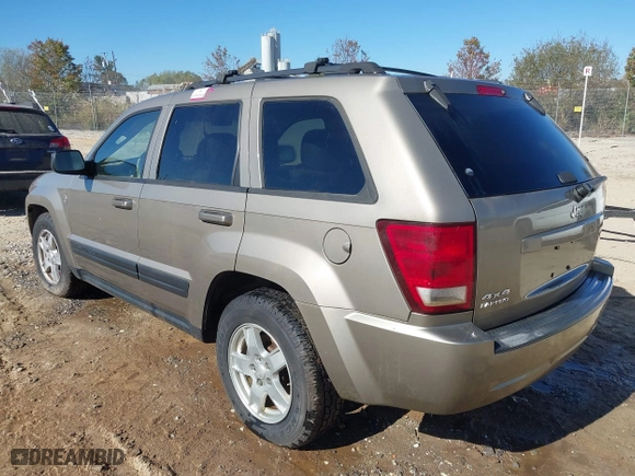 2006 Jeep Grand Cherokee Laredo with VIN 1J4HR48N86C182533, listed as a IAAI auction lot 40629332 with 1 mi miles. Bid and sale history available at carsss.com. Image 3.