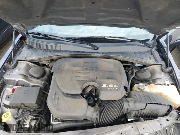 2019 Chrysler 300 Limited with VIN 2C3CCAKG9KH560364, listed as a Copart auction lot 80440934 with 81,213 mi miles and Salvage Title. Bid and sale history available at carsss.com. Image 12.