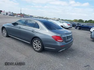 2017 Mercedes-Benz E-Class E 300 Luxury with VIN WDDZF4JB2HA137353, listed as a IAAI auction lot 40830208 with 1 mi miles. Bid and sale history available at carsss.com. Image 3.
