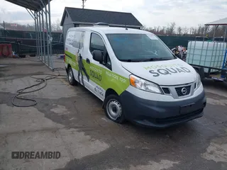 2015 Nissan NV200 SV z VIN 3N6CM0KNXFK727784, wystawiony jako IAAI lot #41908103 z przebiegiem 135 112 mil mil oraz . Historia ofert i sprzedaży dostępna na DreamBid. Obrazek 1.