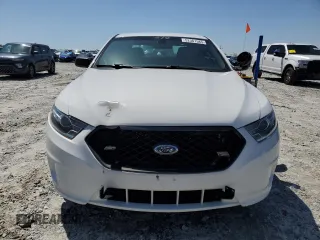 2016 Ford Police Interceptor with VIN 1FAHP2MT7GG136776, listed as a Copart auction lot 52381585 with 142,001 mi miles and Non repairable. Bid and sale history available at DreamBid. Image 5.