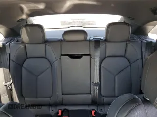 2025 Porsche Macan z VIN WP1AA2A58SLB01343, wystawiony jako Copart lot #54007455 z przebiegiem 1 415 mil mil oraz Szkoda całkowita • Salvage title. Historia ofert i sprzedaży dostępna na DreamBid. Obrazek 10.