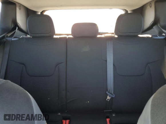2018 Jeep Renegade Latitude with VIN ZACCJABH8JPH87570, listed as a Copart auction lot 82683804 with 68,273 mi miles and Salvage title. Bid and sale history available at DreamBid. Image 10.