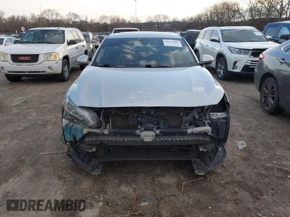 2019 Nissan Altima 2.5 Platinum with VIN 1N4BL4FV9KC100518, listed as a IAAI auction lot 41611860 with 150,216 mi miles. Bid and sale history available at carsss.com. Image 6.