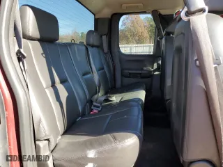 2008 Chevrolet Silverado 1500 LT w/2LT with VIN 1GCEC19J88Z276772, listed as a Copart auction lot 83610304 with 196,689 mi miles and Salvage Title. Bid and sale history available at carsss.com. Image 10.