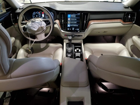 2020 Volvo V60 Momentum with VIN YV1102EK2L2349769, listed as a Copart auction lot 70149524 with 41,940 mi miles and Salvage Title. Bid and sale history available at carsss.com. Image 8.