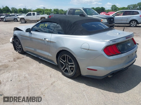 2020 Ford Mustang EcoBoost z VIN 1FATP8UH6L5106537, wystawiony jako IAAI lot #42518474 z przebiegiem 86 971 mil mil oraz . Historia ofert i sprzedaży dostępna na DreamBid. Obrazek 3.