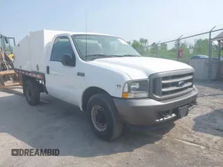 2002 Ford F-250 XL z VIN 1FTNF20L02EC27835, wystawiony jako IAAI lot #42239136 z przebiegiem 171 842 mil mil oraz . Historia ofert i sprzedaży dostępna na DreamBid. Obrazek 1.