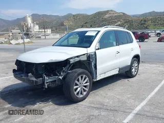 2017 Volkswagen Tiguan Wolfsburg Edition с VIN WVGRV7AX1HW500816, выставлен на аукционе IAAI как лот 42167262 с пробегом 127 636 миль миль и . История ставок и продаж доступна на DreamBid. Изображение 19.