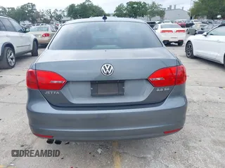 2013 Volkswagen Jetta Sedan SE with VIN 3VWDP7AJ3DM363891, listed as a IAAI auction lot 41995436 with 105,994 mi miles. Bid and sale history available at carsss.com. Image 16.