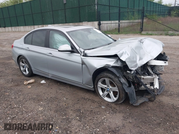 2015 BMW 3 Series 320i xDrive с VIN WBA3C3G55FNS73435, выставлен на аукционе IAAI как лот 42133912 с пробегом 111 663 миль миль и . История ставок и продаж доступна на DreamBid. Изображение 1.