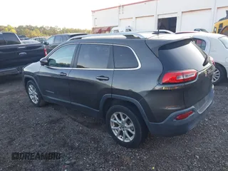 2017 Jeep Cherokee Latitude z VIN 1C4PJLCB6HW542030, wystawiony jako IAAI lot #42306511 z przebiegiem 85 461 mil mil oraz . Historia ofert i sprzedaży dostępna na DreamBid. Obrazek 3.