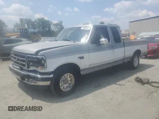 1994 Ford F-150 z VIN 1FTEX15N2RKB11632, wystawiony jako Copart lot #59560045 z przebiegiem 276 828 mil mil oraz Szkoda całkowita • Salvage title. Historia ofert i sprzedaży dostępna na DreamBid. Obrazek 1.