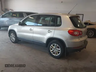 2011 Volkswagen Tiguan SEL z VIN WVGBV7AXXBW511175, wystawiony jako IAAI lot #42341613 z przebiegiem 168 497 mil mil oraz . Historia ofert i sprzedaży dostępna na DreamBid. Obrazek 3.