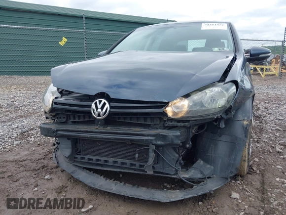2013 Volkswagen Golf w/Conv & Sunroof z VIN WVWDB7AJ2DW042894, wystawiony jako IAAI lot #42251852 z przebiegiem 87 747 mil mil oraz . Historia ofert i sprzedaży dostępna na DreamBid. Obrazek 6.