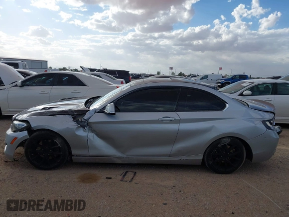 2016 BMW 2 Series 228i z VIN WBA1F9C50GV742083, wystawiony jako IAAI lot #42225210 z przebiegiem 92 716 mil mil oraz . Historia ofert i sprzedaży dostępna na DreamBid. Obrazek 13.