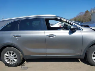 2017 Kia Sorento LX z VIN 5XYPGDA36HG267353, wystawiony jako IAAI lot #41785397 z przebiegiem 126 629 mil mil oraz . Historia ofert i sprzedaży dostępna na DreamBid. Obrazek 13.