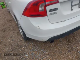 2012 Volvo S60 T5 с VIN YV1622FS6C2133602, выставлен на аукционе IAAI как лот 41041674 с пробегом 189 681 миль миль и . История ставок и продаж доступна на DreamBid. Изображение 14.