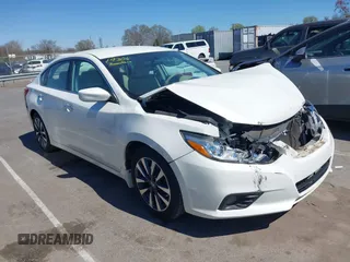 2017 Nissan Altima SV z VIN 1N4AL3AP1HC141166, wystawiony jako IAAI lot #41863150 z przebiegiem 95 770 mil mil oraz . Historia ofert i sprzedaży dostępna na DreamBid. Obrazek 1.