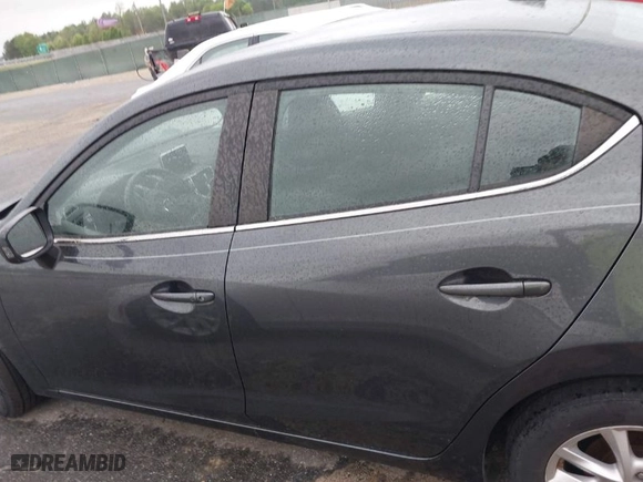 2015 Mazda Mazda3 i Touring with VIN 3MZBM1V75FM182189, listed as a IAAI auction lot 41981558 with 157,250 mi miles. Bid and sale history available at carsss.com. Image 14.