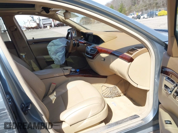2012 Mercedes-Benz S 550 z VIN WDDNG9EB0CA477810, wystawiony jako IAAI lot #41945862 z przebiegiem 82 090 mil mil oraz . Historia ofert i sprzedaży dostępna na DreamBid. Obrazek 5.