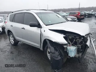 2007 Toyota RAV4 with VIN JTMBD33V976052224, listed as a IAAI auction lot 41706260 with 189,471 mi miles. Bid and sale history available at carsss.com. Image 1.