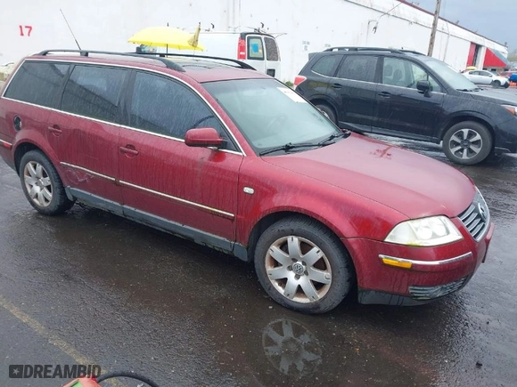 2003 Volkswagen Passat GLX with VIN WVWYH63B03E061688, listed as a IAAI auction lot 41981889 with 1 mi miles. Bid and sale history available at carsss.com. Image 1.