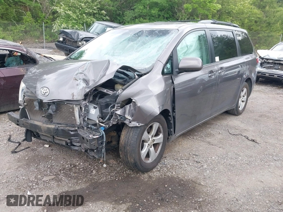 2015 Toyota Sienna LE AAS с VIN 5TDKK3DCXFS533200, выставлен на аукционе IAAI как лот 42123768 с пробегом 136 316 миль миль и . История ставок и продаж доступна на DreamBid. Изображение 2.