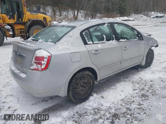 2012 Nissan Sentra 2.0 z VIN 3N1AB6AP4CL730663, wystawiony jako IAAI lot #41685848 z przebiegiem 134 939 mil mil oraz . Historia ofert i sprzedaży dostępna na DreamBid. Obrazek 4.