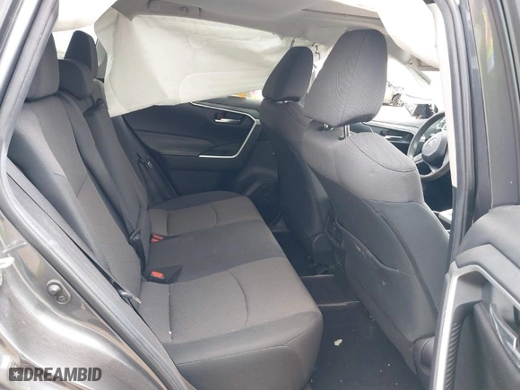 2019 Toyota RAV4 XLE with VIN 2T3W1RFVXKC031514, listed as a IAAI auction lot 40626768 with NaN miles. Bid and sale history available at carsss.com. Image 8.