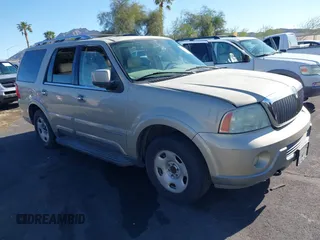 2004 Lincoln Navigator Luxury with VIN 5LMFU27R34LJ42774, listed as a IAAI auction lot 41959816 with 0 mi miles. Bid and sale history available at carsss.com. Image 13.