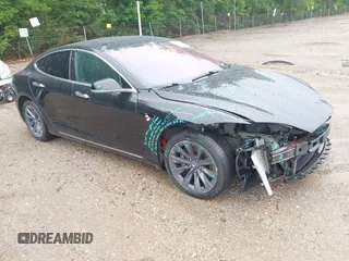 2018 Tesla Model S 75D с VIN 5YJSA1E21JF283971, выставлен на аукционе IAAI как лот 42507010 с пробегом 117 934 миль миль и . История ставок и продаж доступна на DreamBid. Изображение 1.