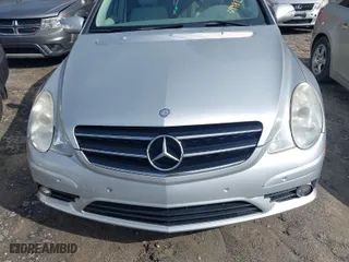 2009 Mercedes-Benz R-Class 3.5L with VIN 4JGCB65E19A094827, listed as a IAAI auction lot 41574060 with 155,257 mi miles. Bid and sale history available at carsss.com. Image 6.
