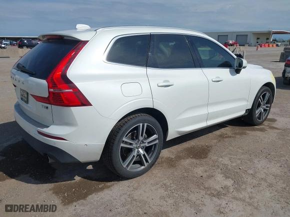 2018 Volvo XC60 Momentum with VIN YV4102RK6J1084192, listed as a IAAI auction lot 41850777 with 64,500 mi miles. Bid and sale history available at carsss.com. Image 4.