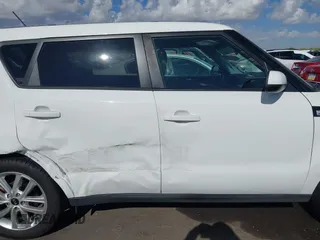 2018 Kia Soul + with VIN KNDJP3A56J7536309, listed as a IAAI auction lot 42009706 with 104,109 mi miles. Bid and sale history available at carsss.com. Image 13.