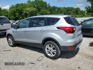 2019 Ford Escape SE z VIN 1FMCU9GD8KUB91172, wystawiony jako Copart lot #58533265 z przebiegiem 111 175 mil mil oraz Szkoda całkowita • Salvage title. Historia ofert i sprzedaży dostępna na DreamBid. Obrazek 2.