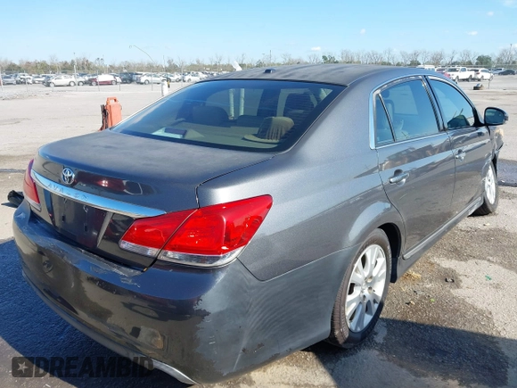 2012 Toyota Avalon z VIN 4T1BK3DB9CU450206, wystawiony jako IAAI lot #41163518 z przebiegiem 230 317 mil mil oraz . Historia ofert i sprzedaży dostępna na DreamBid. Obrazek 4.