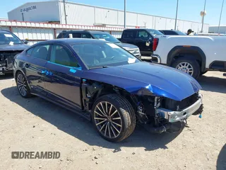 2022 Audi A5 Sportback Premium Plus z VIN WAUCBCF50NA017360, wystawiony jako IAAI lot #41922084 z przebiegiem 30 647 mil mil oraz . Historia ofert i sprzedaży dostępna na DreamBid. Obrazek 1.