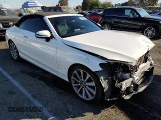 2018 Mercedes-Benz C 300 with VIN WDDWK4JB8JF736247, listed as a Copart auction lot 82452344 with 32,502 mi miles and Salvage Title. Bid and sale history available at DreamBid. Image 4.